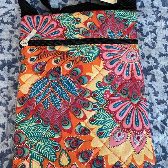 NWT Cross Body Bag - Functional & Fun 🤗 - Picture 4 of 4